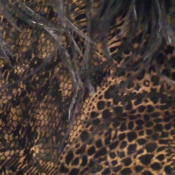 Elegant & Unique Animal Print Handbag Adorned with Ostrich Feathers On Top - Picture 6 of 6